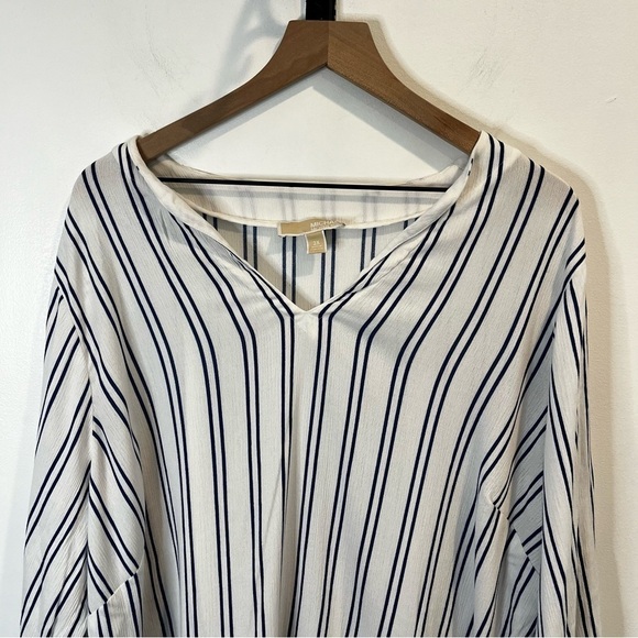 Women’s | Michael Kors Striped V-Neck Blouse | 2X - Picture 3 of 8